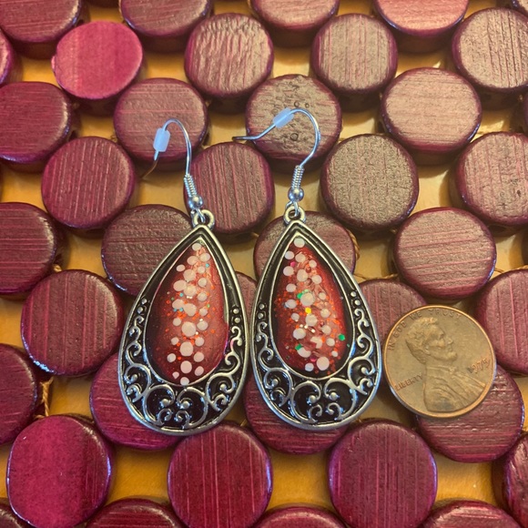 Hand painted red and silver drop earrings - Picture 1 of 4